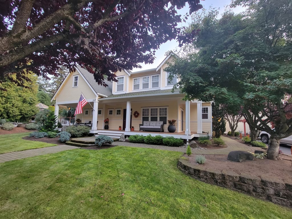 Seamless gutter project by Seamless Gutters 4 Less.