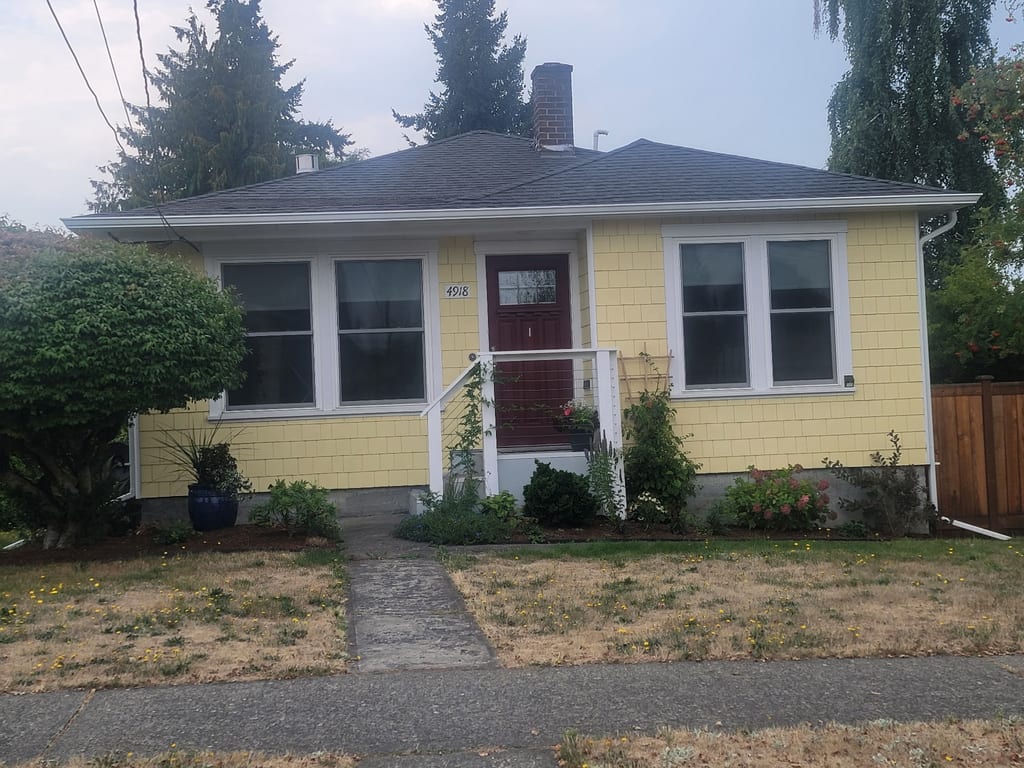 Seamless gutter project by Seamless Gutters 4 Less.