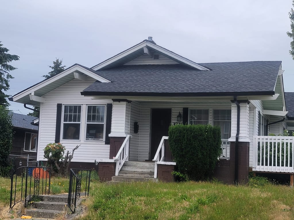 Seamless gutter project by Seamless Gutters 4 Less.