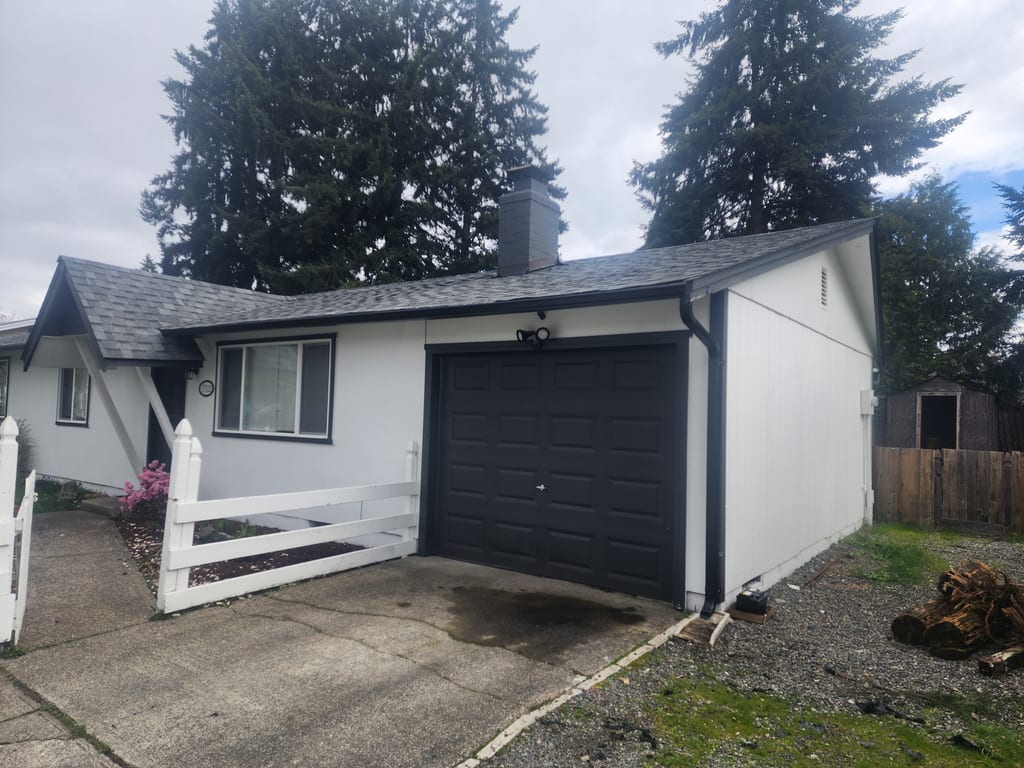 Seamless gutter project by Seamless Gutters 4 Less.