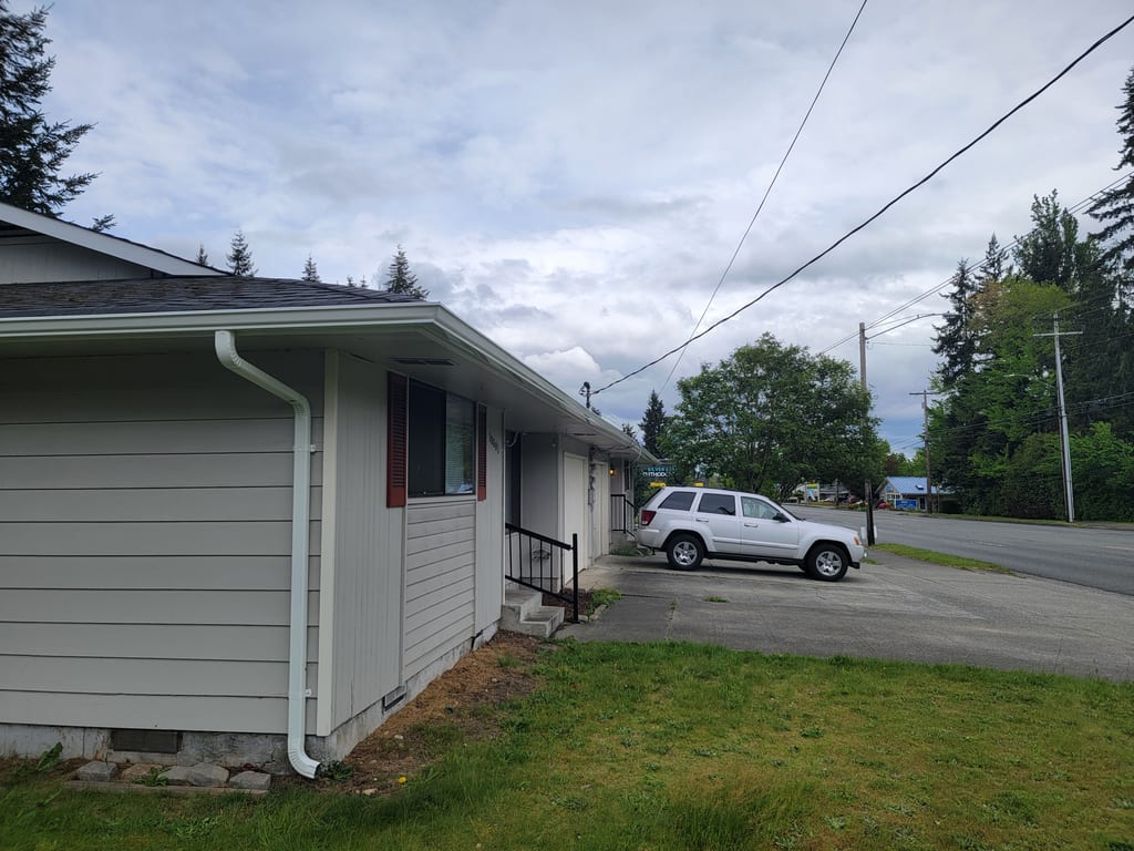 Seamless gutter project by Seamless Gutters 4 Less.