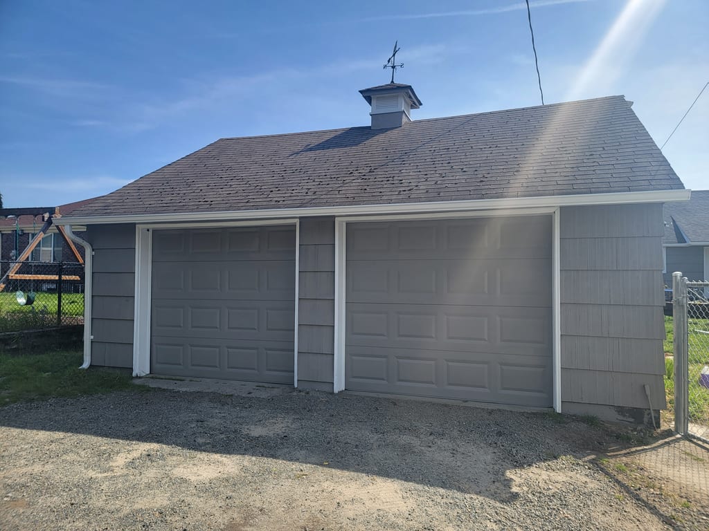 Seamless gutter project by Seamless Gutters 4 Less.