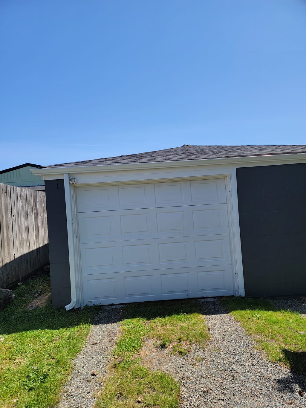 Seamless gutter project by Seamless Gutters 4 Less.