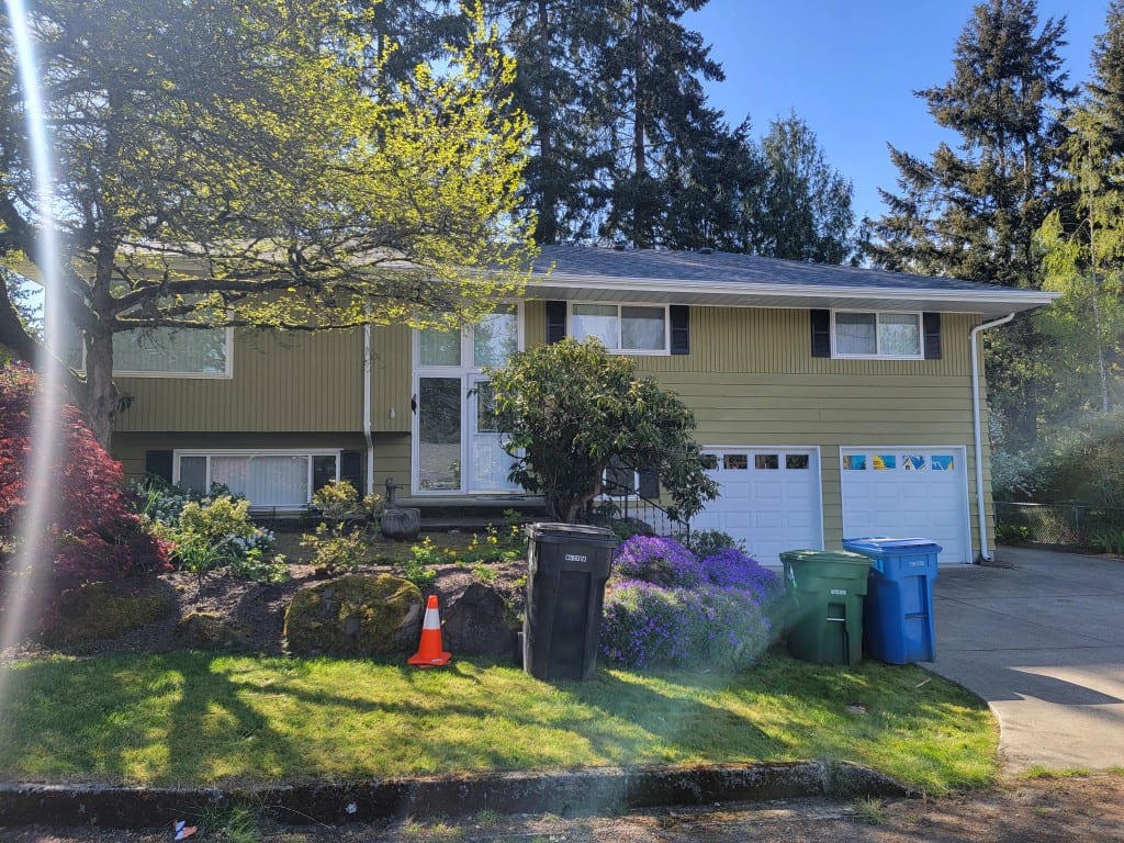 Seamless gutter project by Seamless Gutters 4 Less.