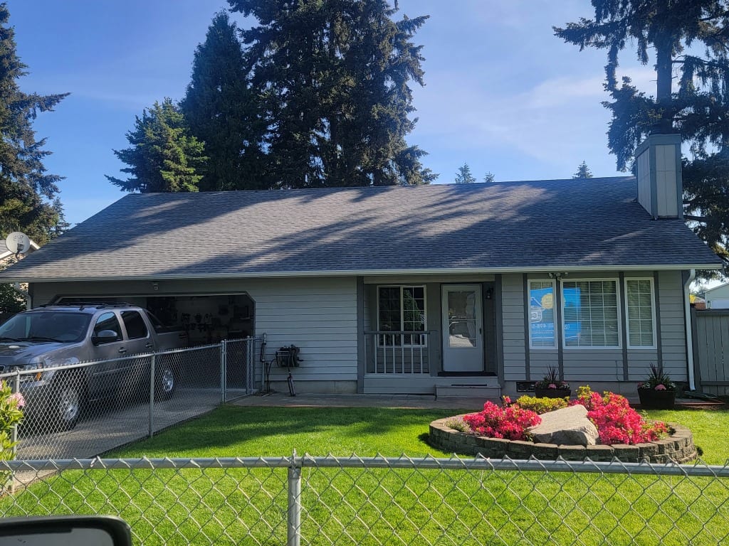 Seamless gutter project by Seamless Gutters 4 Less.